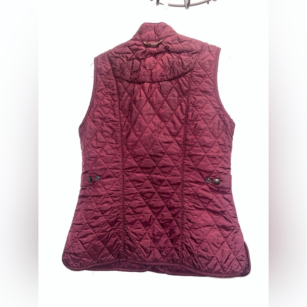 Barbour for Land Rover women’s Quilted Burgundy Vest - Picture 2 of 3